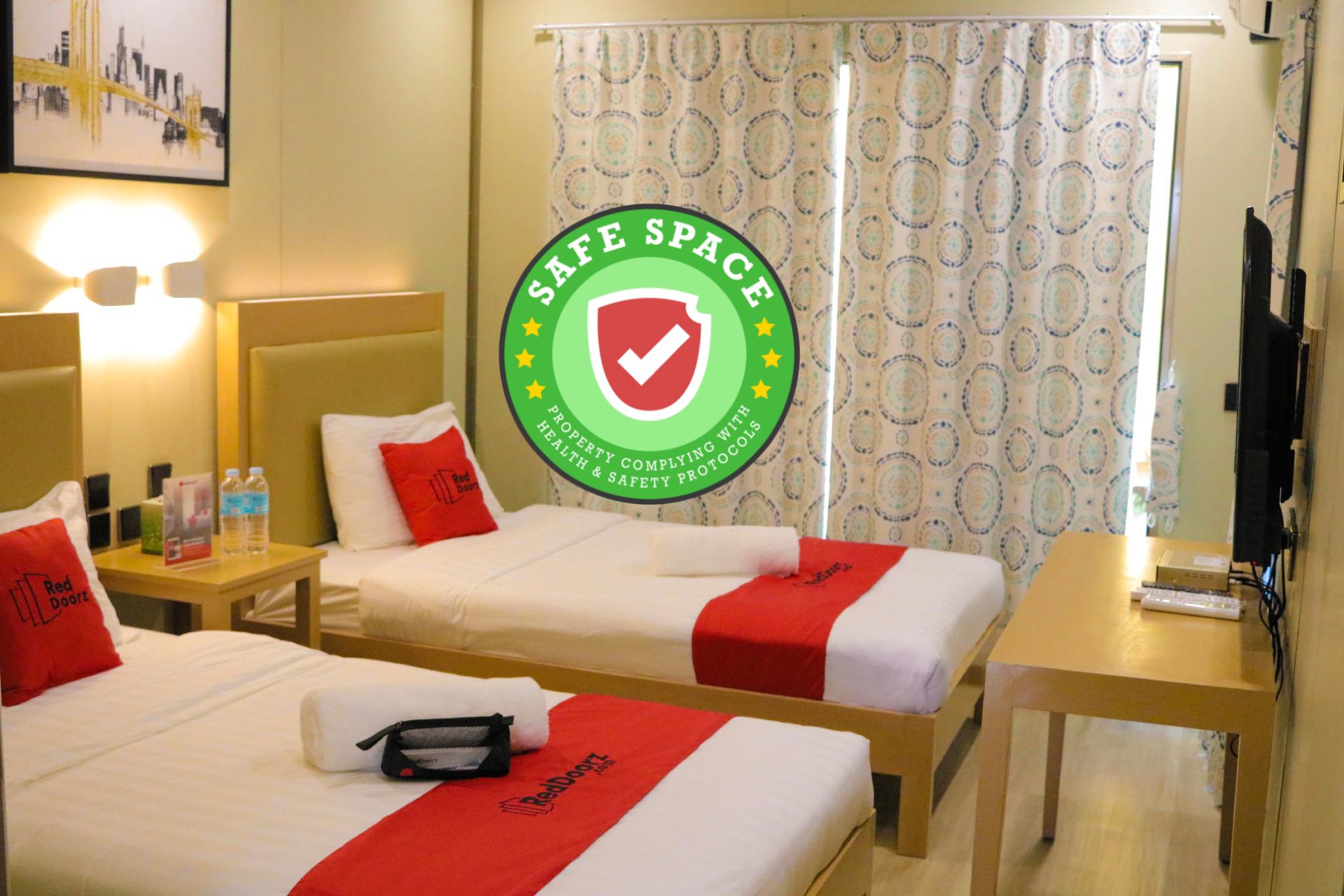 เรดดอร์ซ พลัส แอท เอเอส ฟอร์จูนา เซบู Hotel Cebu ภายนอก รูปภาพ