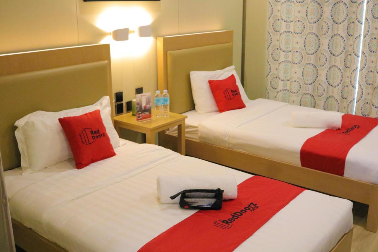 เรดดอร์ซ พลัส แอท เอเอส ฟอร์จูนา เซบู Hotel Cebu ภายนอก รูปภาพ